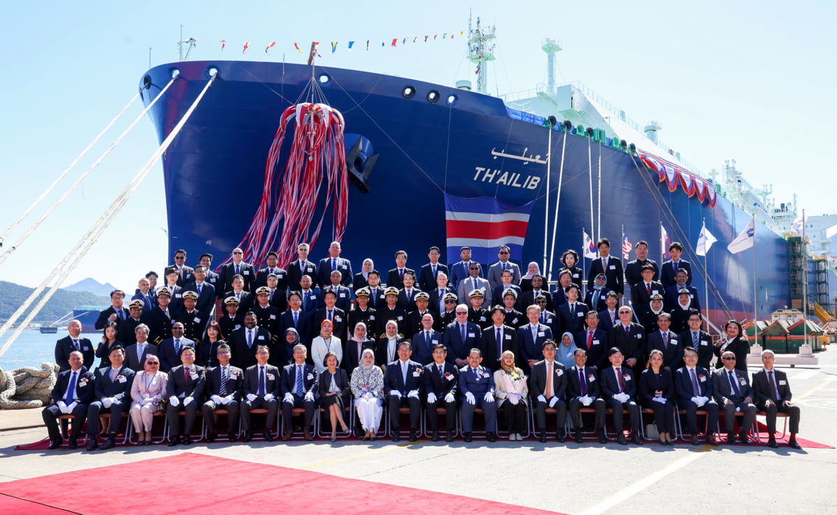 Representatives of MISC and QatarEnergy celebrating the naming of their latest vessel