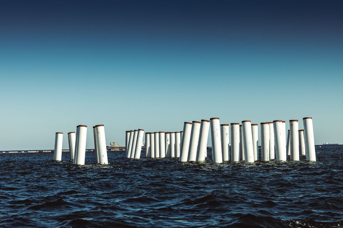Completion of the installation of over 500 piles forming the foundation of the quay for the floating LNG terminal in Gdańsk Bay