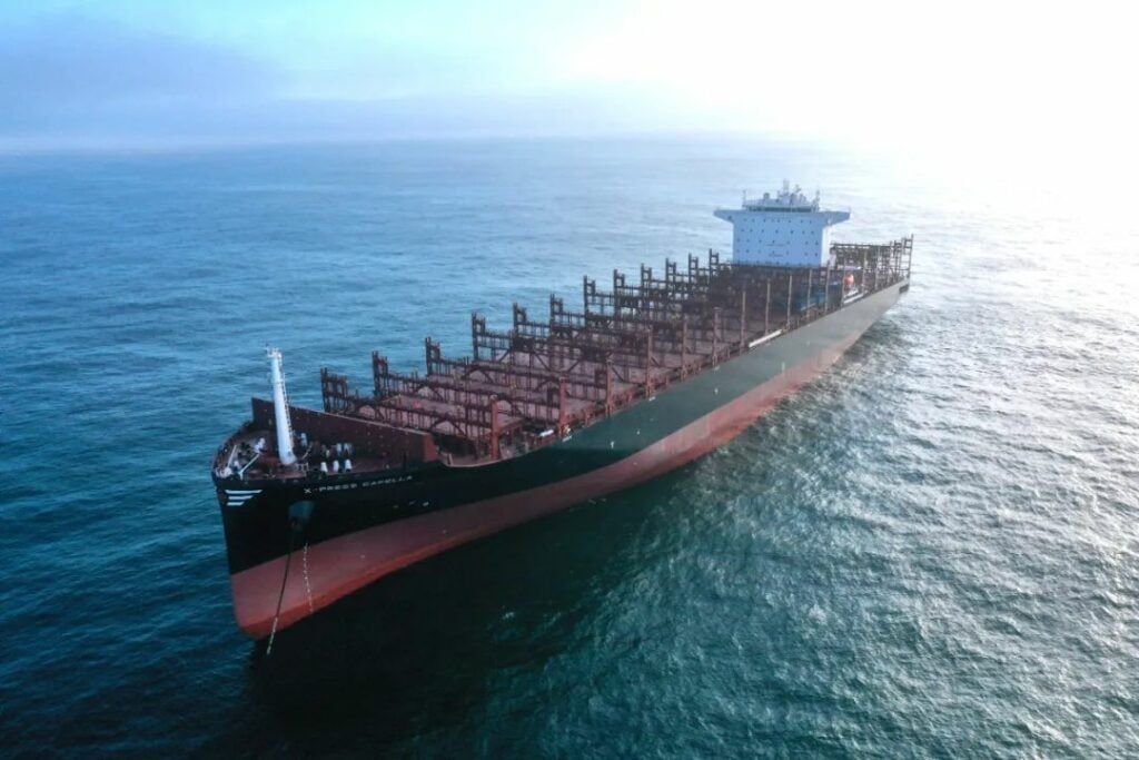 X-Press Feeders welcomes scrubber-fitted mid-size boxship into the