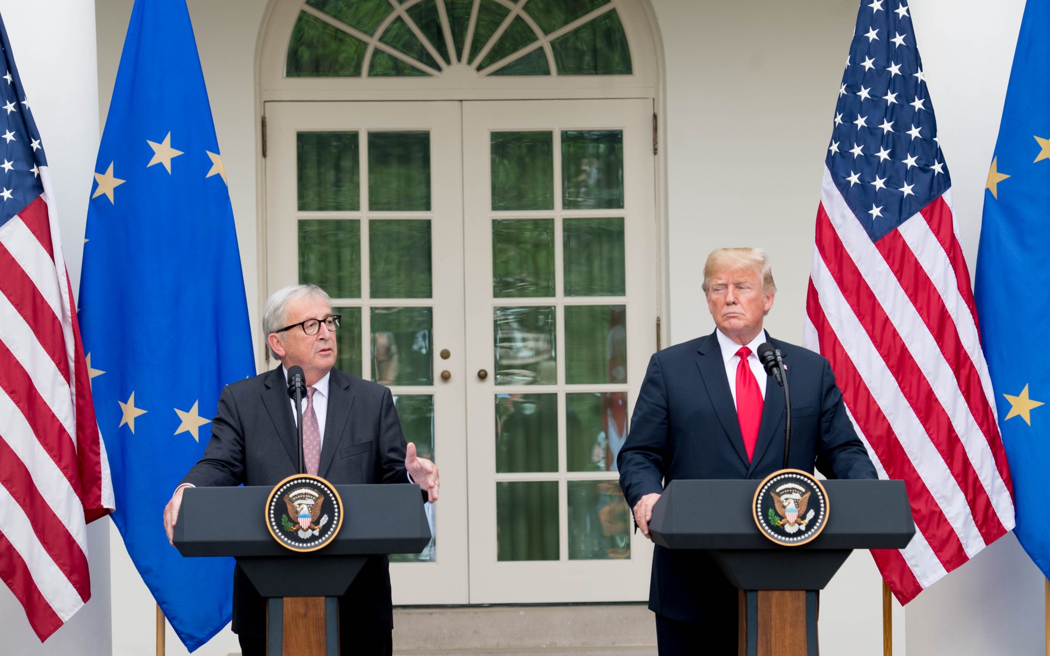 EU intends to buy more US LNG