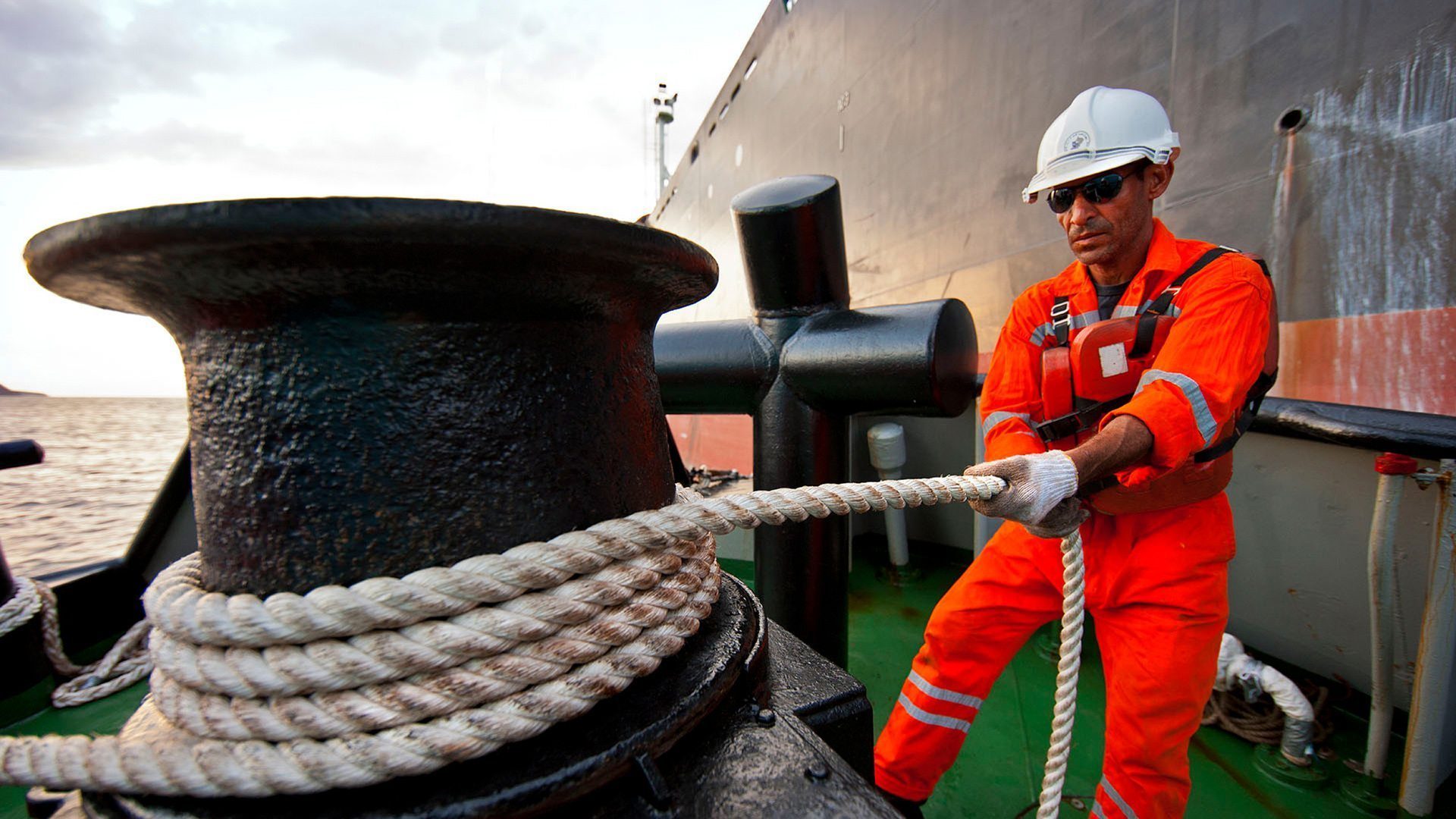 Smit Lamnalco scores Coral FLNG marine services job