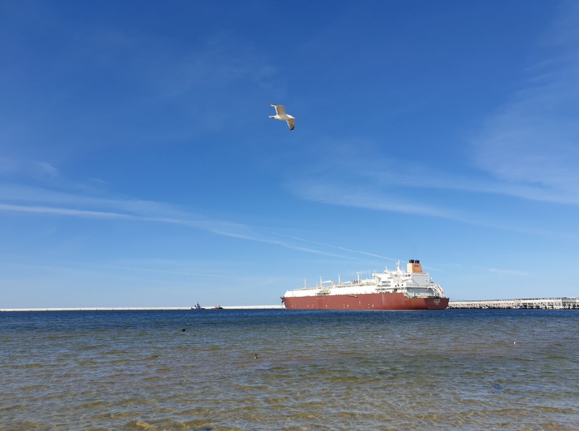 Al Gattara LNG carrier at the Polish terminal