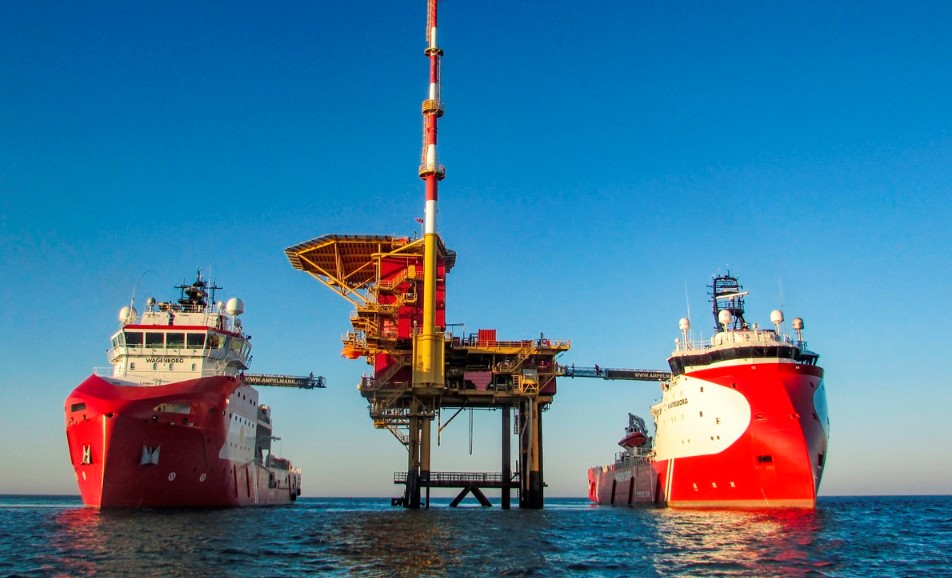 Two Ampelmann A-type systems operating the Kroonborg and Kasteelborg vessels; Source: Wagenborg