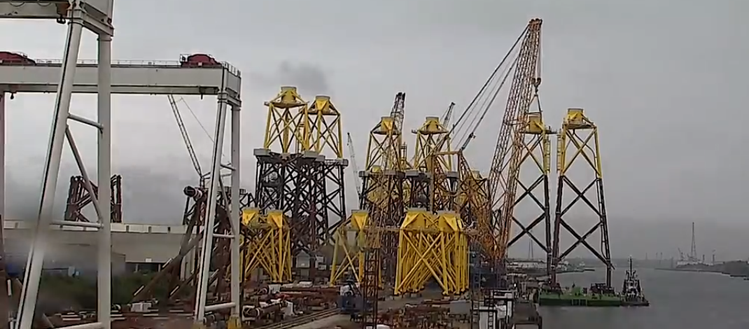 A screengrab from Smulders video of jackets load-out