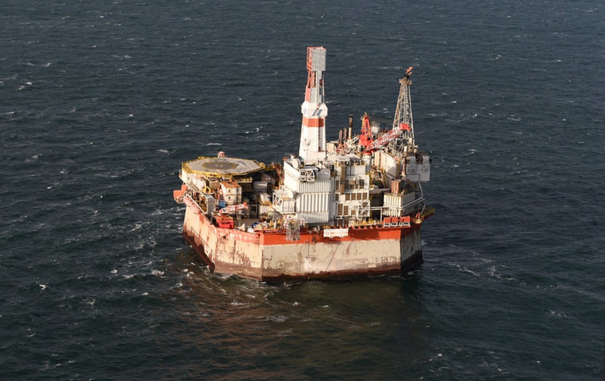 Molikpaq platform; Source: Sakhalin Energy Sakhalin-2
