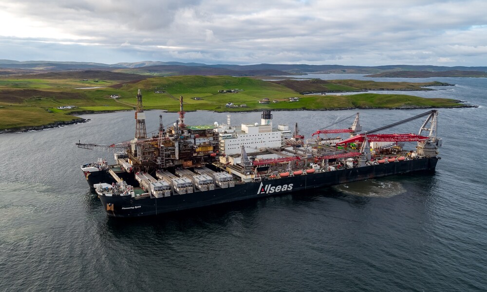 Pioneering Spirit bringing the Ninian Northern topside to Lerwick; Image: Rory Gillies/Shetland Flyer Aerial Media Allseas decommissioning