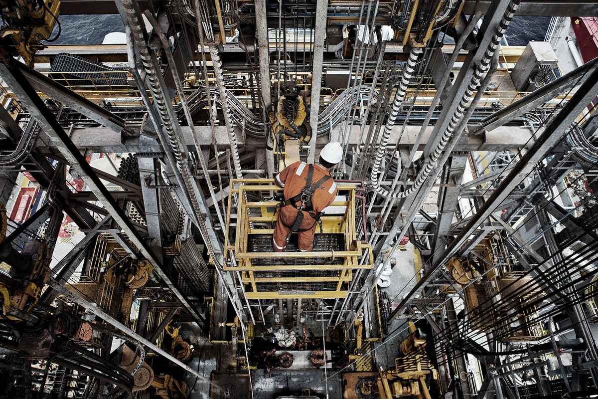 oil and gas worker - Australia