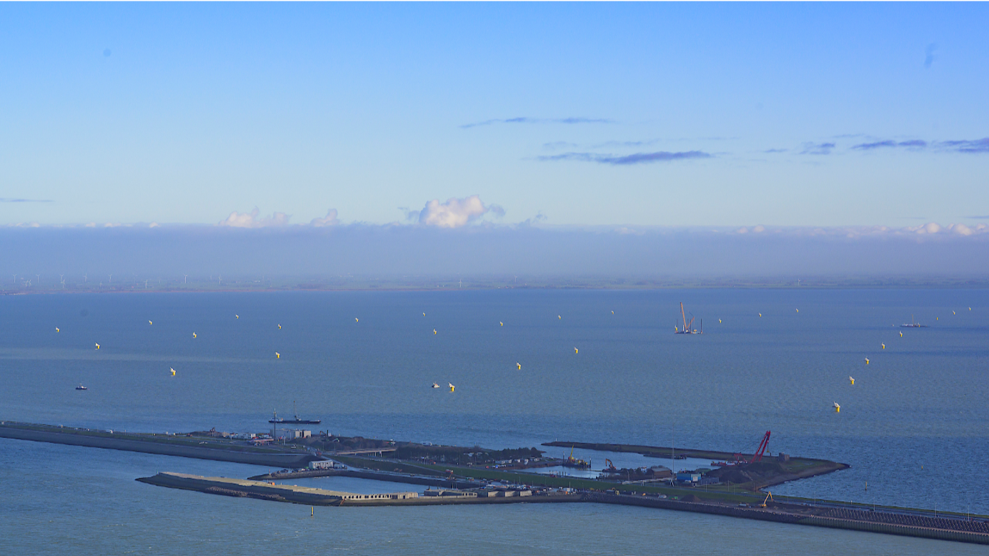 All foundations in at world’s largest freshwater wind farm