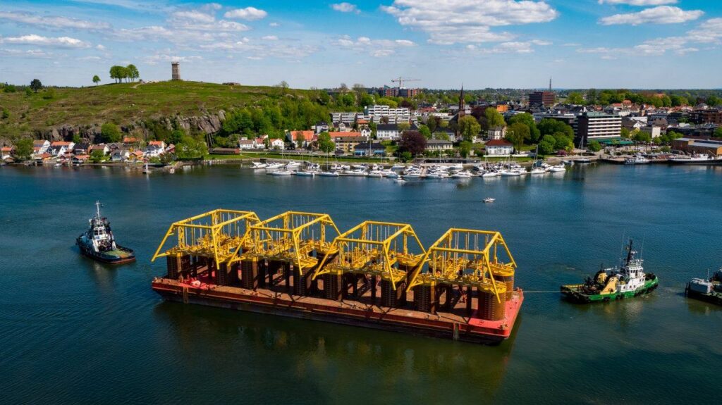 Snorre Expansion templates sail away from Tønsberg - Equinor