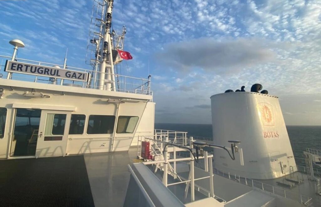 Turkey welcomes the first FSRU under its flag