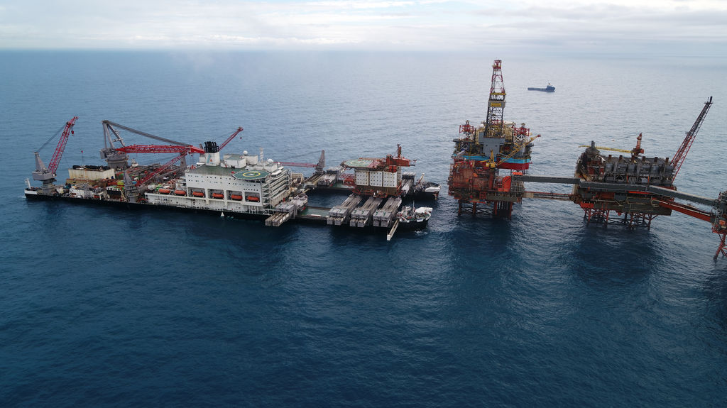 Photo showing Pioneering Spirit removing Valhall QP in 2019 (Courtesy of Aker BP)