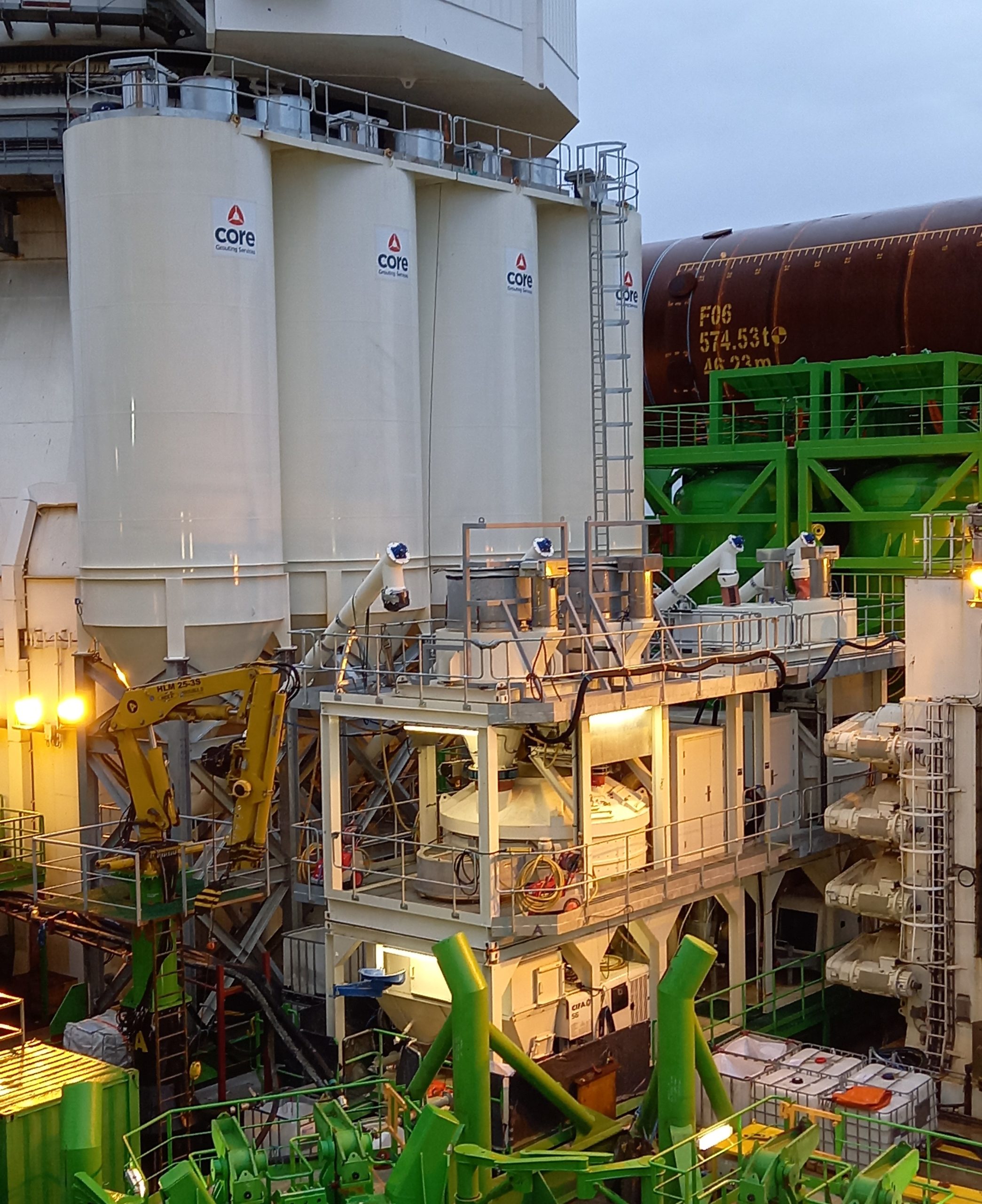 Grouting equipment on board an offshore installation vessel