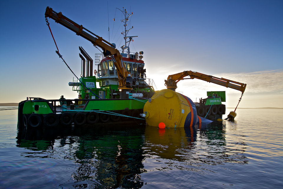 Photo showing mooring installation work involving CorPower's C3 wave energy device (Courtesy of UMACK/Photo by Colin Keldie) 