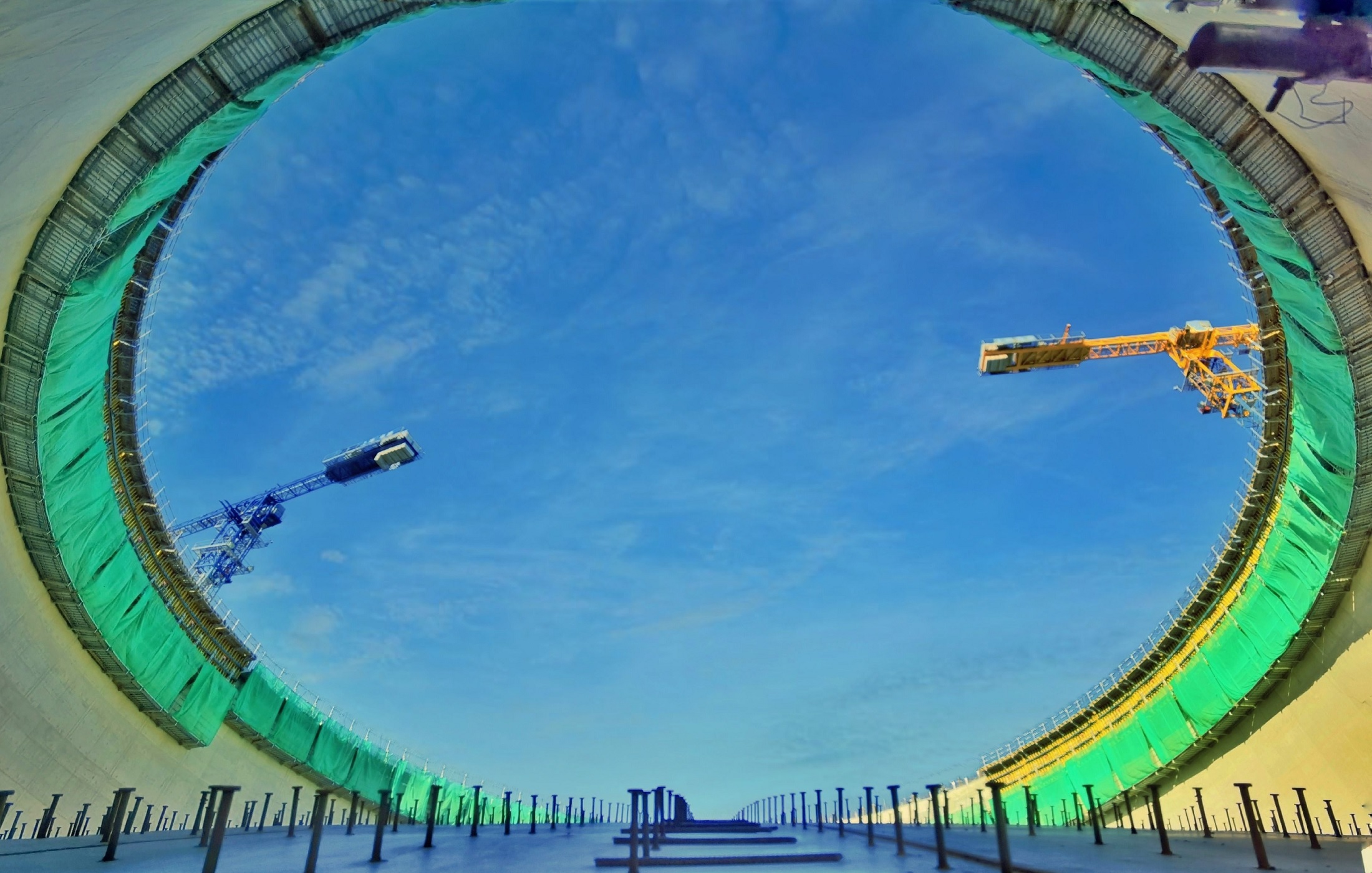 BGG holds LNG tank roof airlifting ceremony