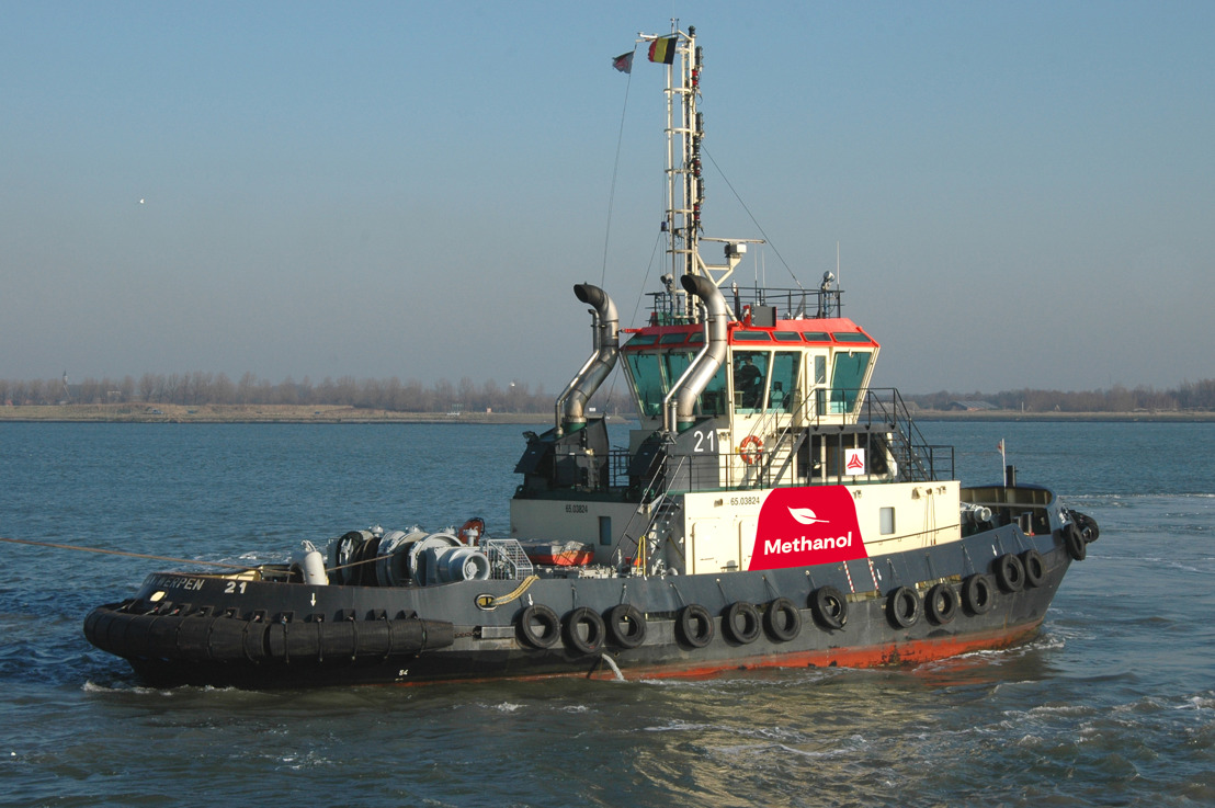 Methanol-powered tug;