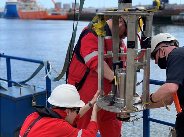 iXblue engineers preparing a DVL/INS pairing for calibration (in connection with another project).