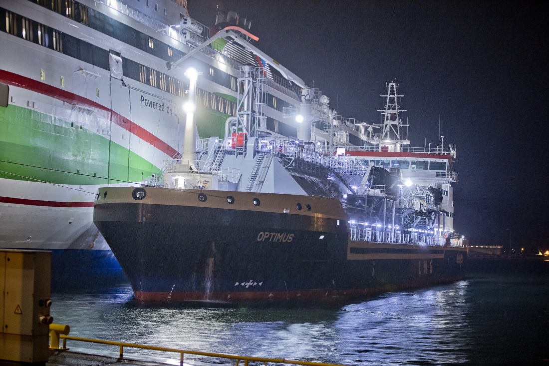 LNG bunkering ship Optimus in Estonia's 1st STS bunkering op