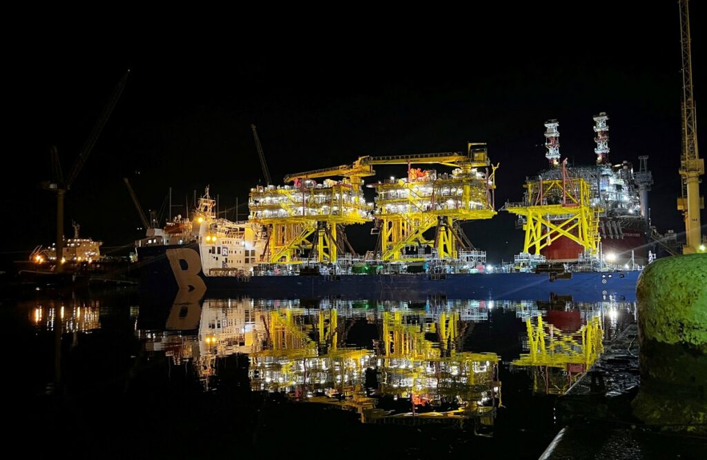 Tyra topsides - Sembcorp Marine