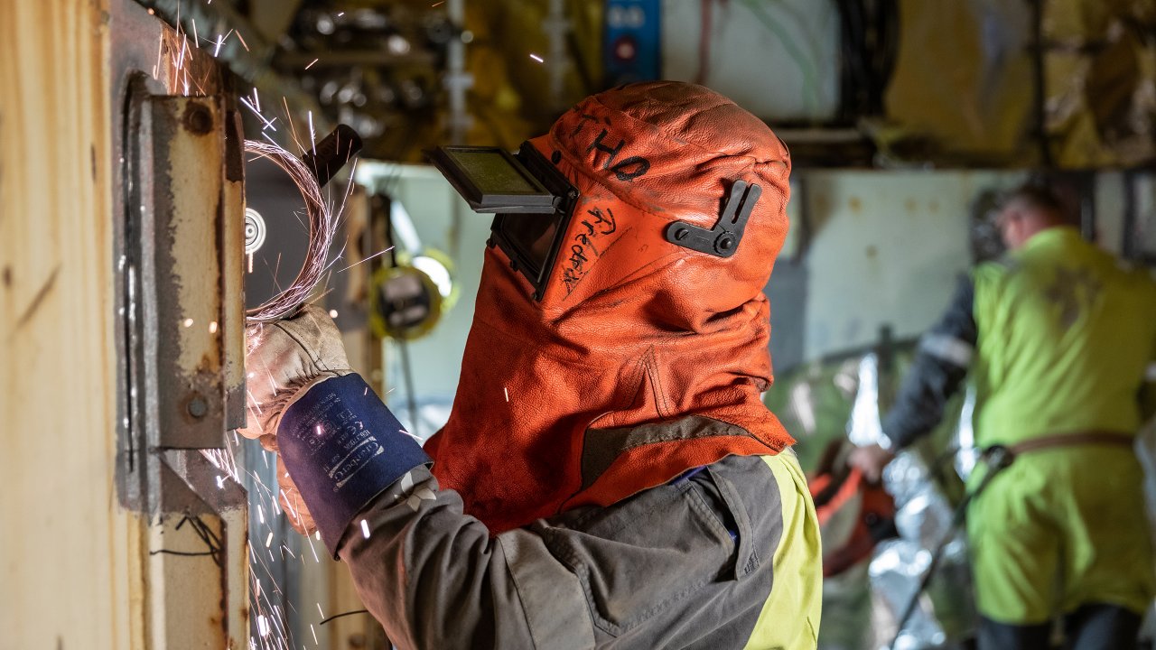 Equinor awards batch of extension deals worth over $1.2 bln for all onshore & offshore assets