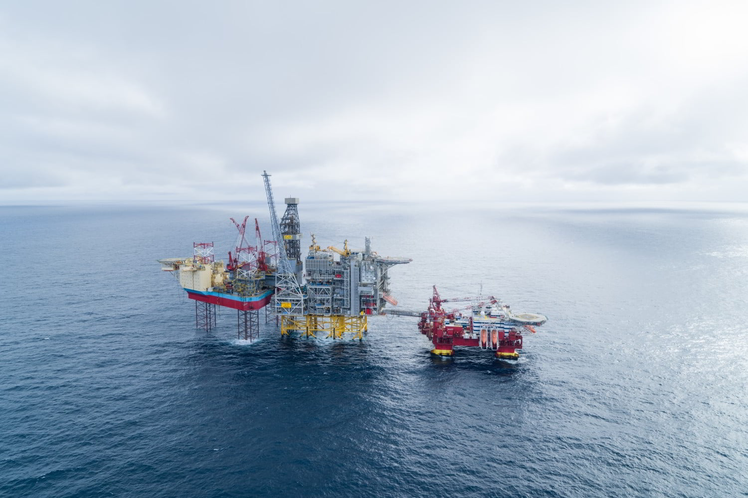 Norway's oil output takes a downturn and sinks below predictions