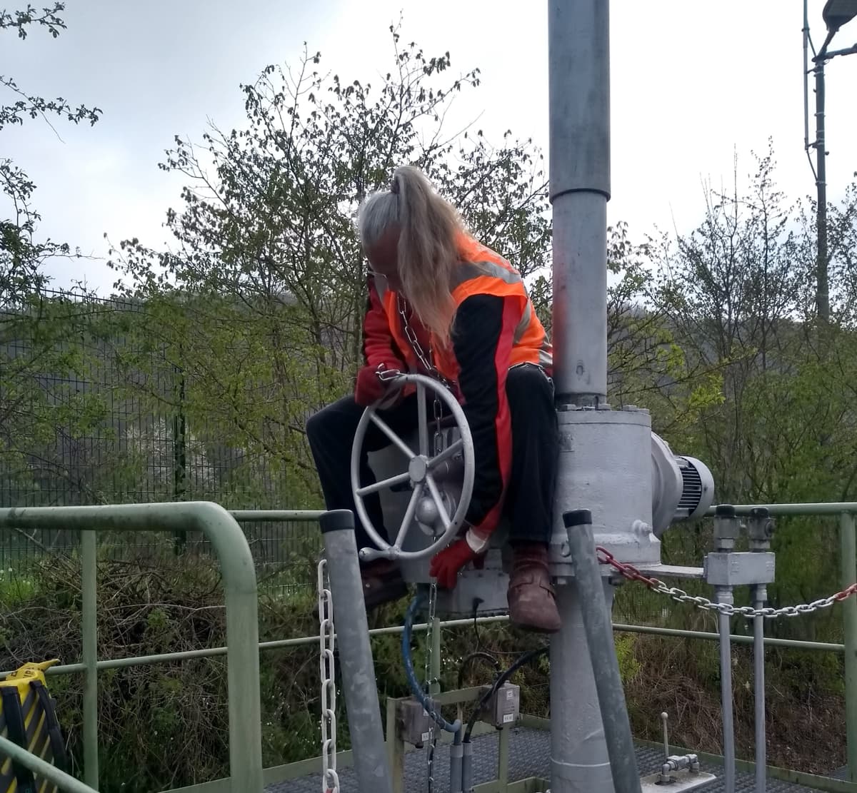 Edmund Schulz turns off the oil valve - activists - Germany