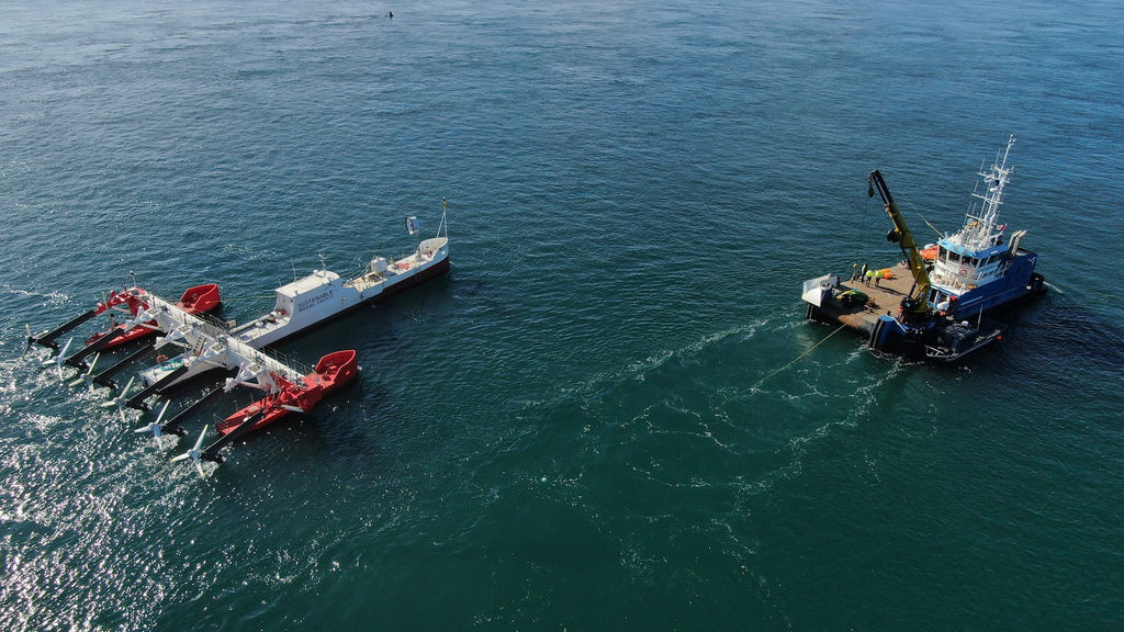 Tidal Pioneer working alongside PLAT-I in Nova Scotia (Courtesy of Sustainable Marine)