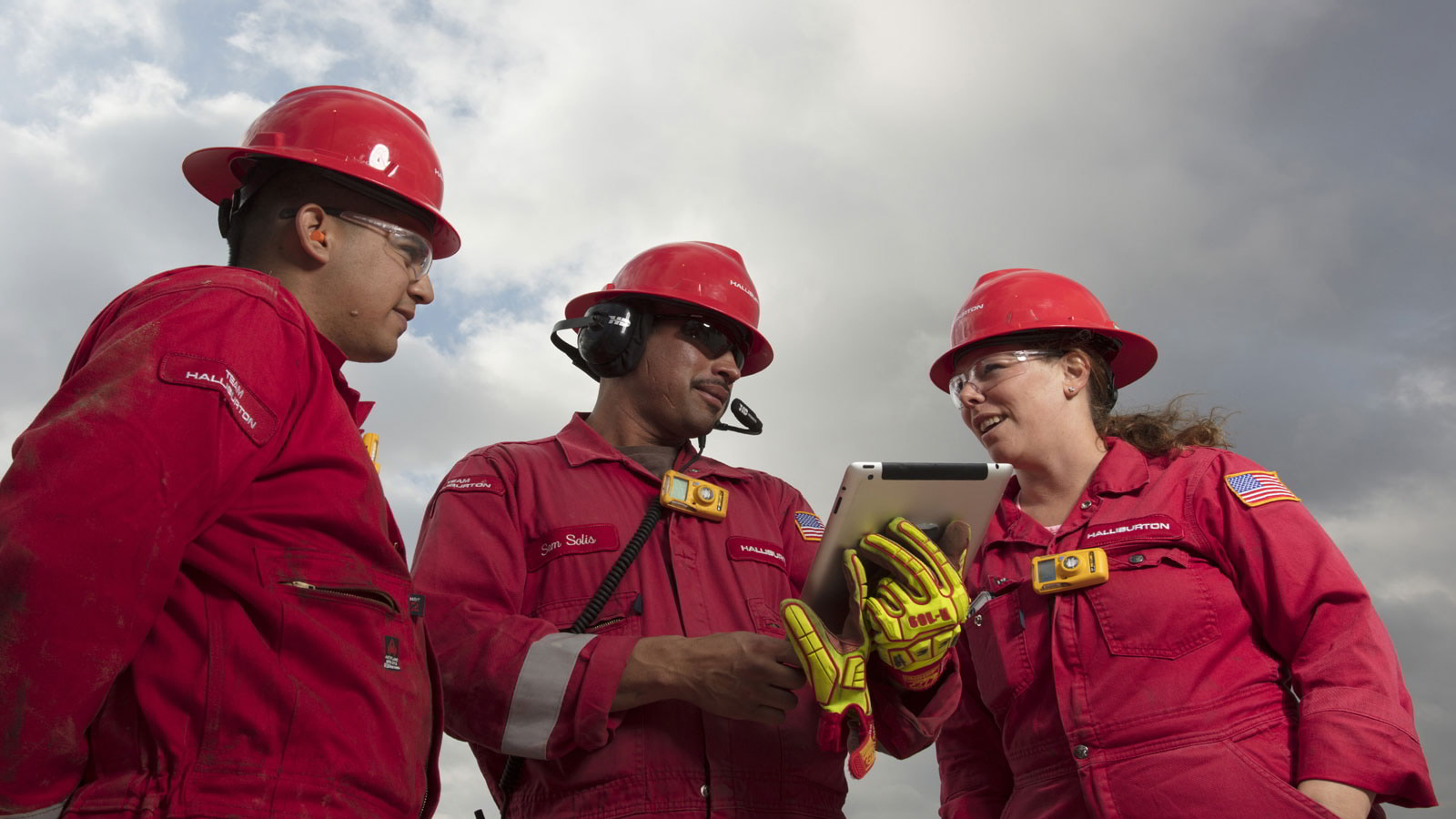 U.S. oilfield services giants record revenue growth, expecting further improvement during 2022