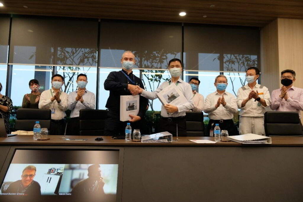 Representatives of Transocean and Sembcorp Marine commemorating the successful delivery of Deepwater Atlas Courtesy of SCM