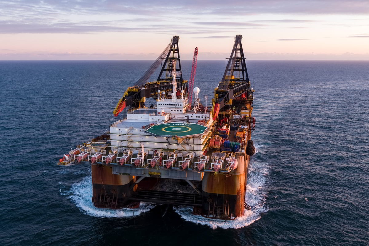 Heerema’s Thialf removes topsides offshore Ireland - gallery