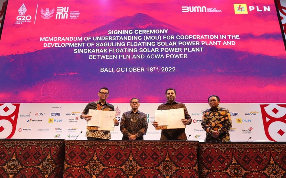 The signing of MoU between ACWA Power and PLN for floating solar projects in Indonesia (Courtesy of ACWA Power)