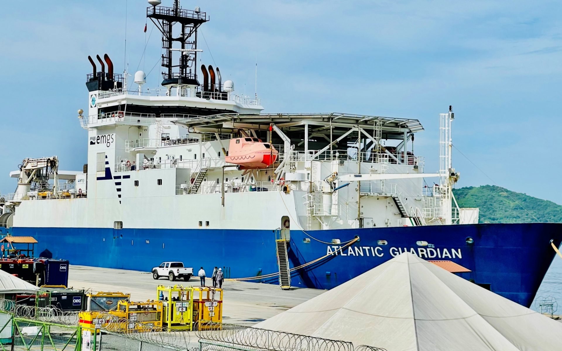 Deepwater survey gathering hydrocarbon data offshore Trinidad and Tobago