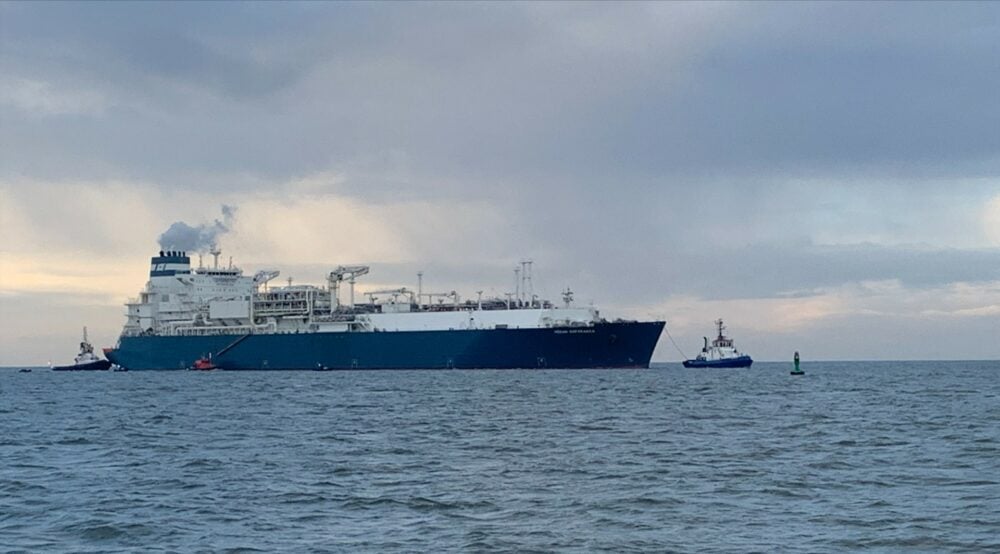 FSRU trifft vor der Eröffnung von Deutschlands erstem LNG-Terminal in Wilhelmshaven ein