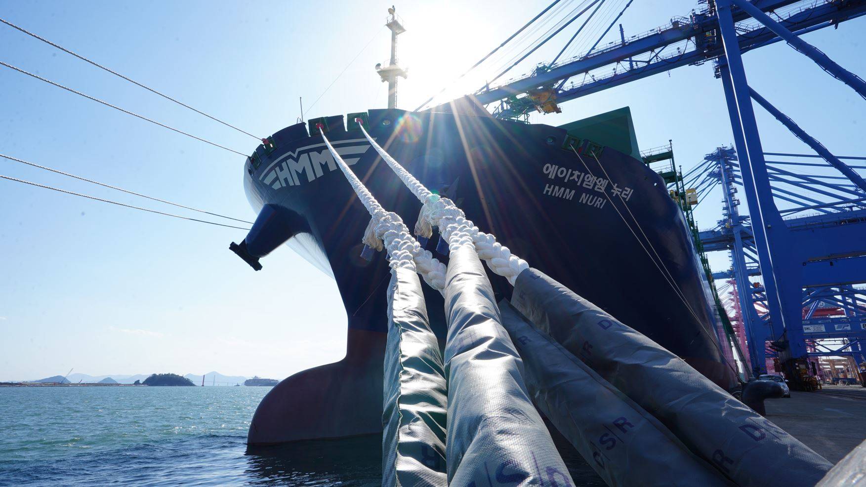 16,000 TEU container ship HMM Nuri is moored at Busan New Port using a mooring line