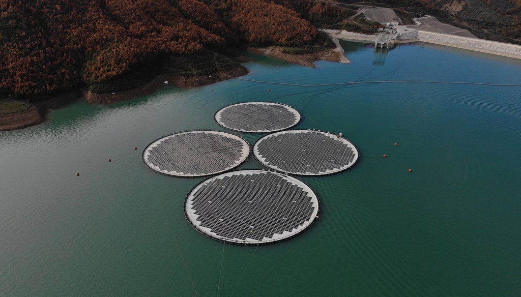 The 2MWp floating solar system at Banja reservoir in Albania (Courtesy of Ocean Sun)