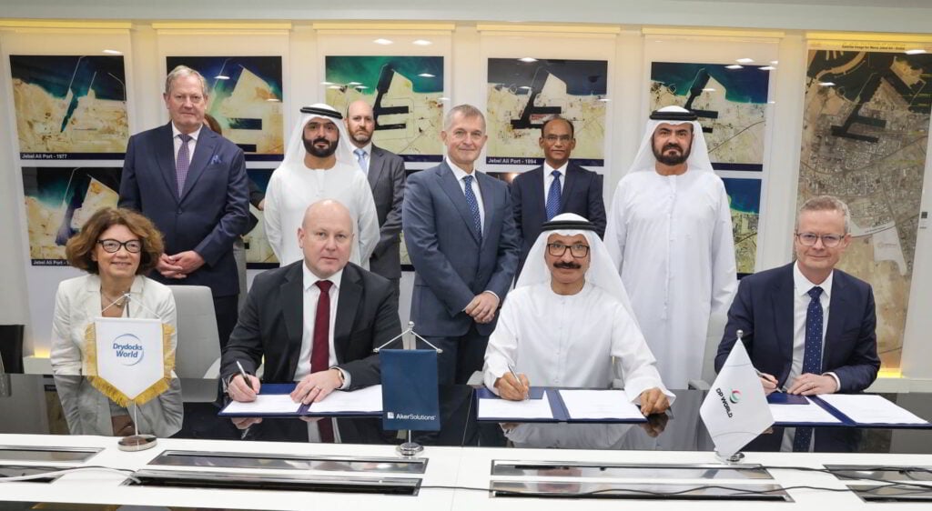 Signing of the agreement; Source: Drydocks World Dubai
