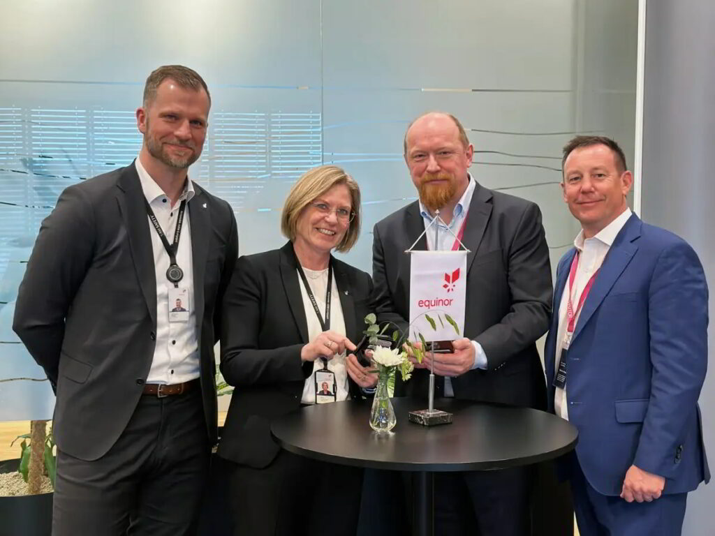 Digital contract signing: (from left) Erik G. Kirkemo, senior vice president for Drilling & Well in Equinor, Mette H. Ottøy, chief procurement officer in Equinor, Knut Vavik, operations director for Transocean in Norway and Keelan Adamson, president and chief operating officer for Transocean; Credit: Kjetil Eide/Equinor