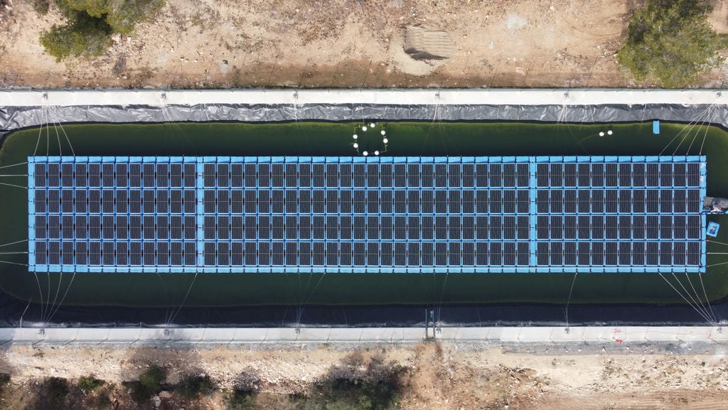Soltech's first floating solar solution installed by Sud Renovables in Spain (Courtesy of Soltech Group)