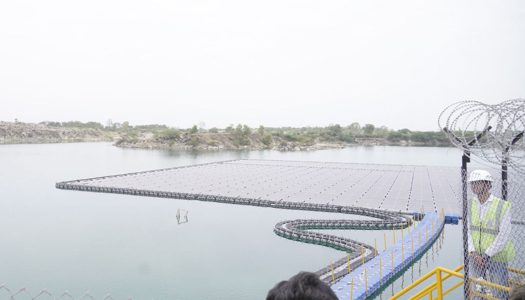 The 1MWp floating solar plant in Rajasthan (Courtesy of UCWL)