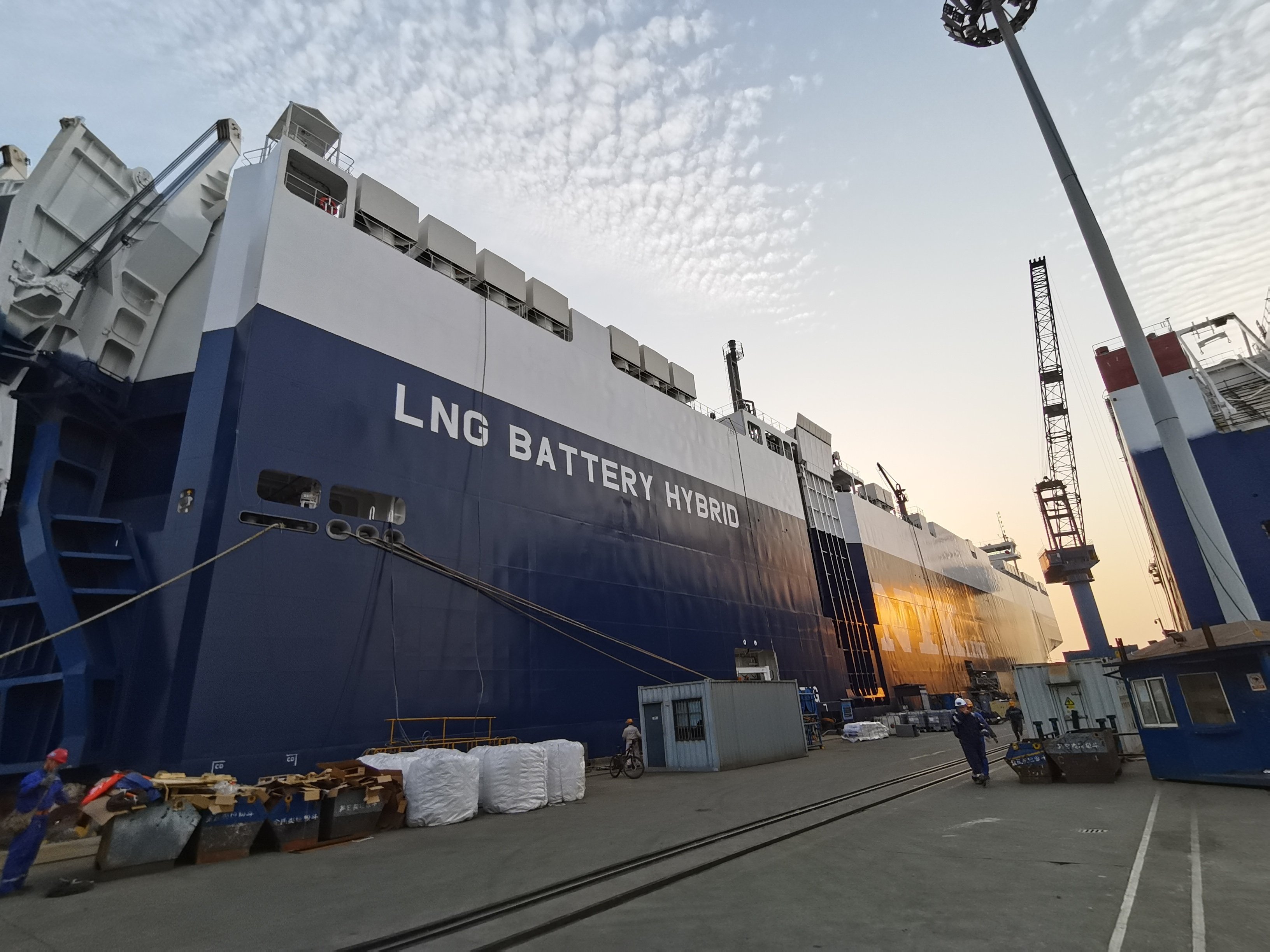 NYK Line LNG-powered car carrier