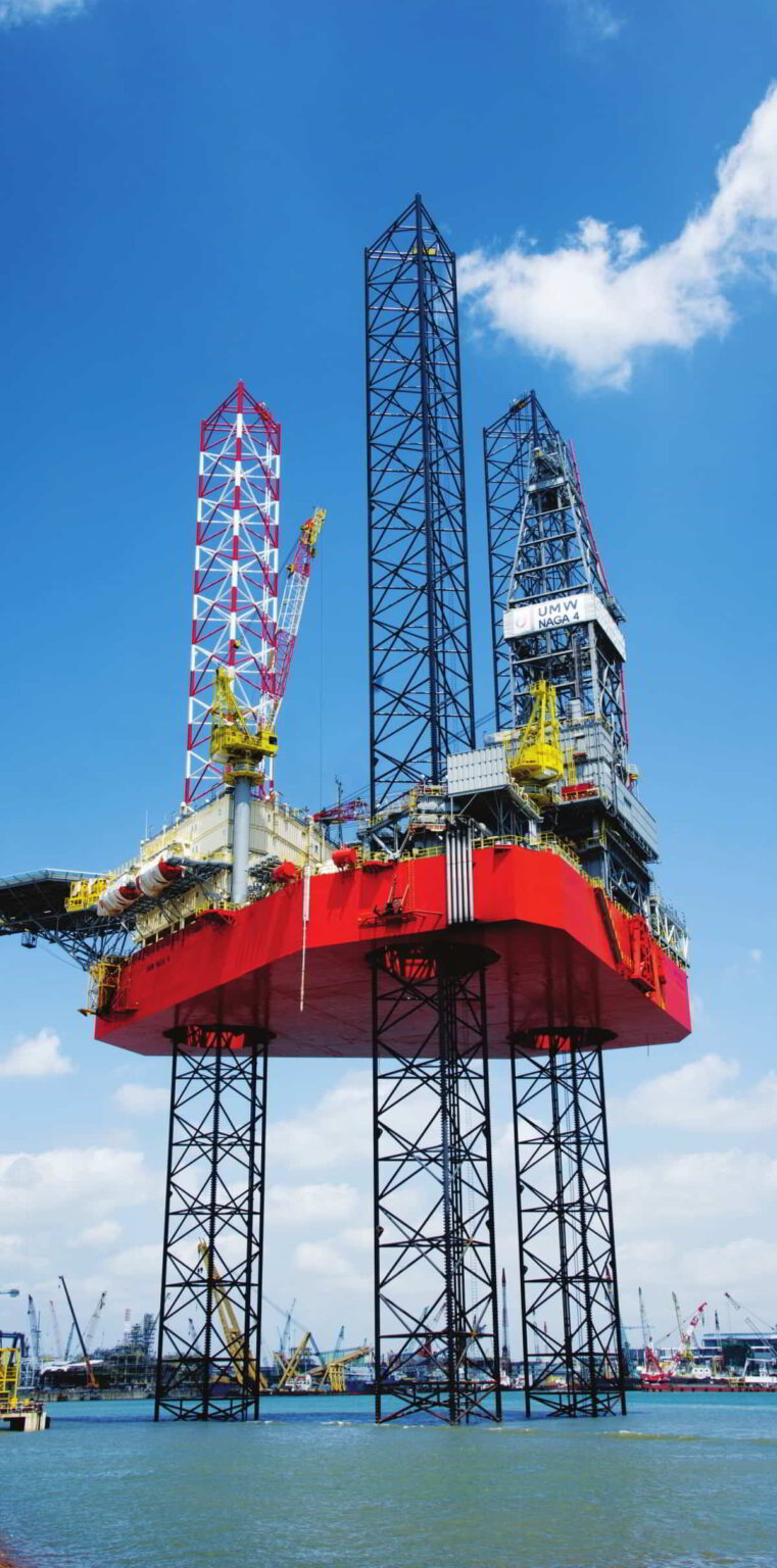马来西亚国家石油公司使用三座 Velesto 自升式钻井平台在马来西亚进行钻探作业
