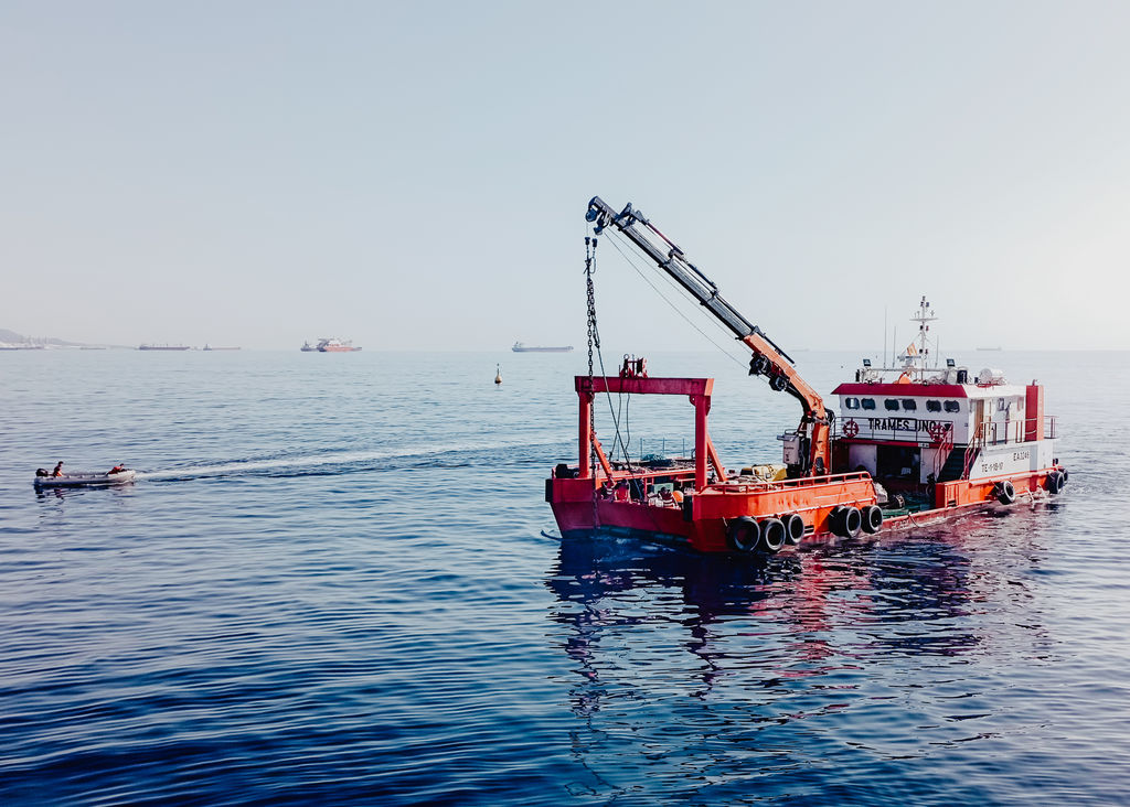 Trames Diez vessel installing pressure pipe off Canary Islands (Courtesy of Wavepiston)