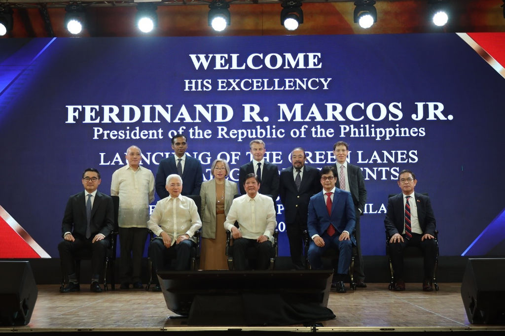 The ceremonial launch of EO18 presidential directive (Courtesy of Blueleaf Energy)