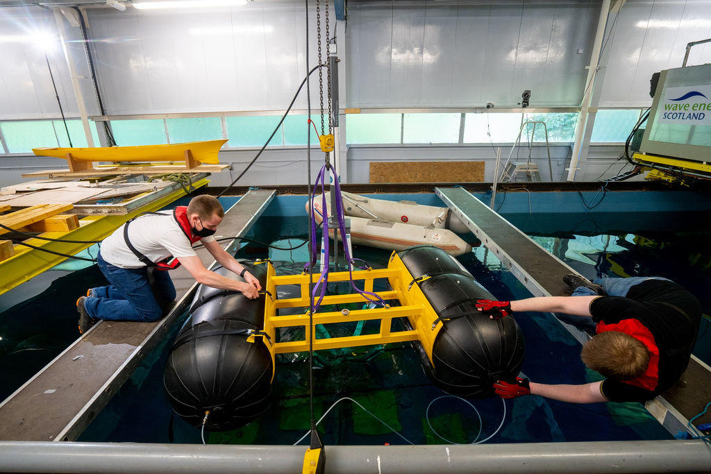 Illustration/NetBuoy during tank trials (Courtesy of Wave Energy Scotland)