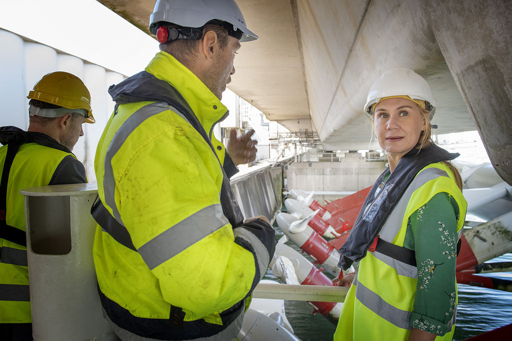 Kadri Simson during visit to Tocardo’s Eastern Scheldt tidal power plant (Courtesy of Ocean Energy Europe)