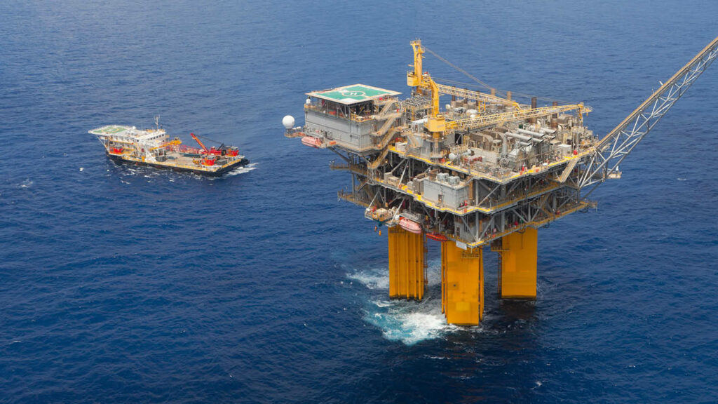 First oil flows from Gulf of Mexico project ahead of schedule