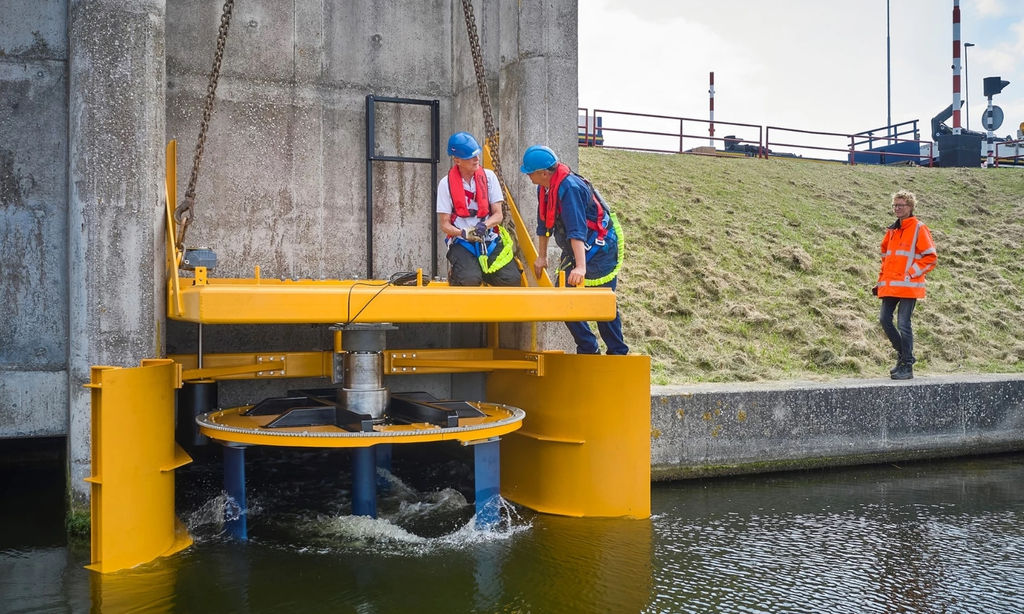 Water2Energy’s vertical axis tidal turbine in the Port of Flushing (Courtesy of ENCORE Project)