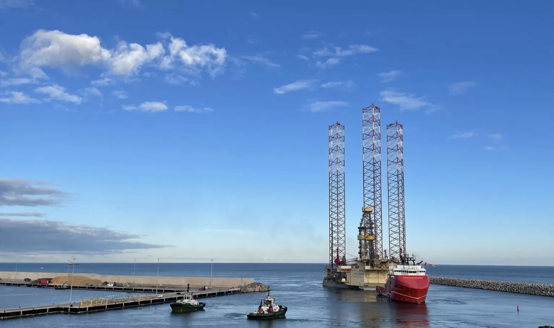 Noble jack-up rig drops anchor prior to Harbour Energy job