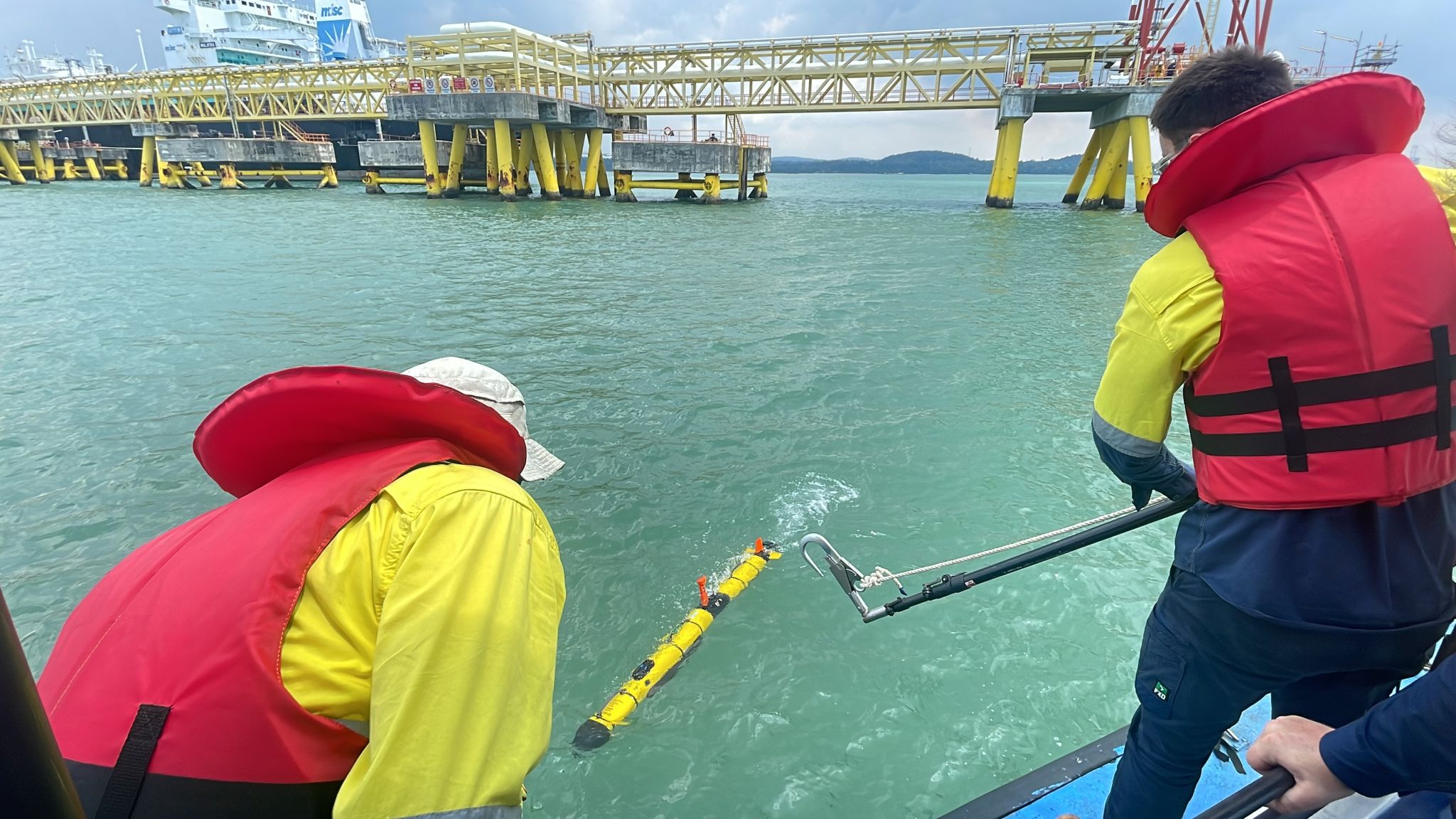 Petronas puts lightweight AUV to test