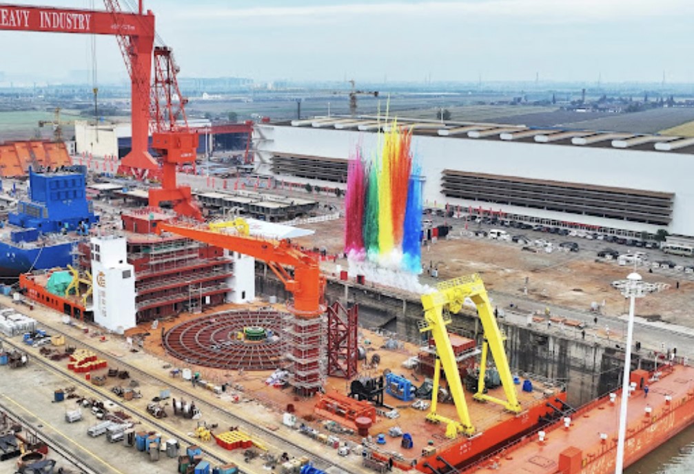 China's largest submarine cable construction ship launches