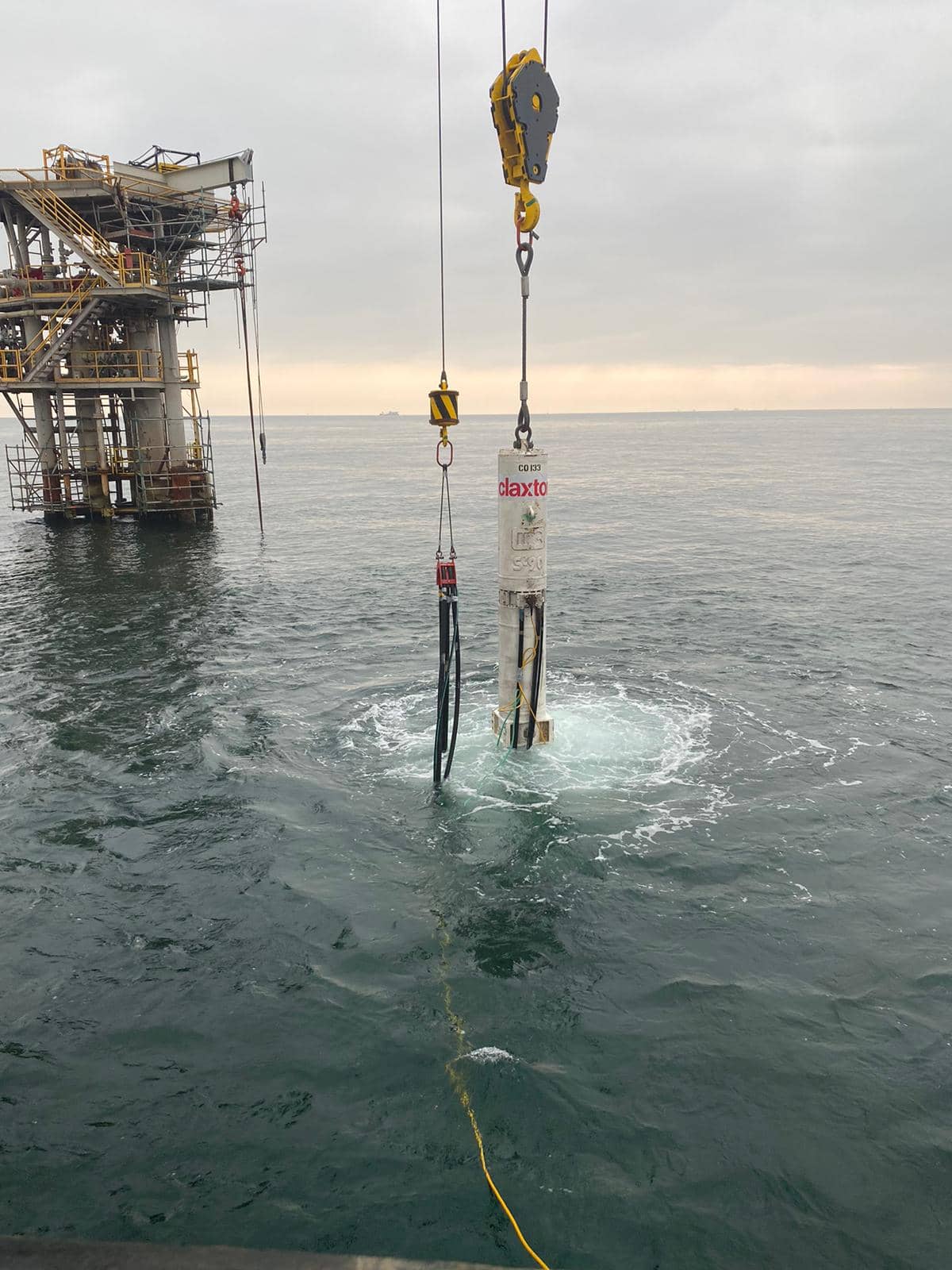 Claxton S-90 hammer during operation off Angola; Source: Acteon